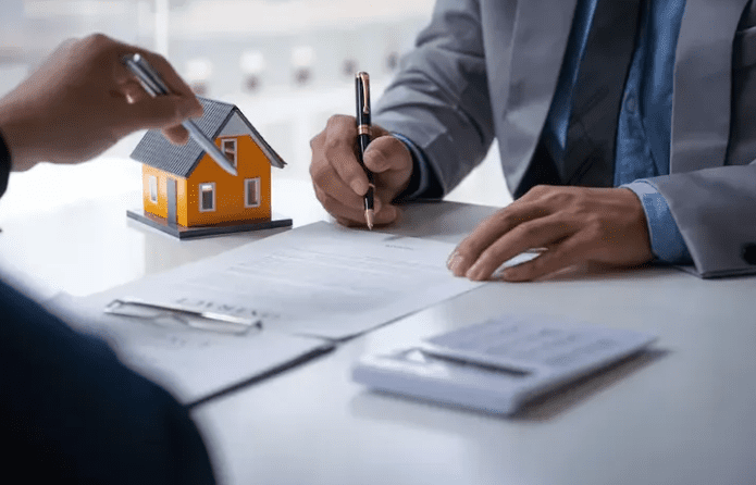 Yésica Baigorri en Ámbito: cautela y requisitos para usar dólares “del colchón” en operaciones inmobiliarias